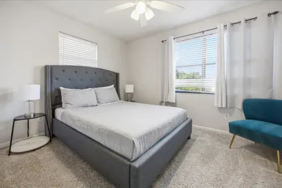 Queen Bedroom w/ en-suite bath