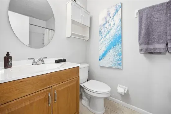 King Bedroom En-Suite Bath