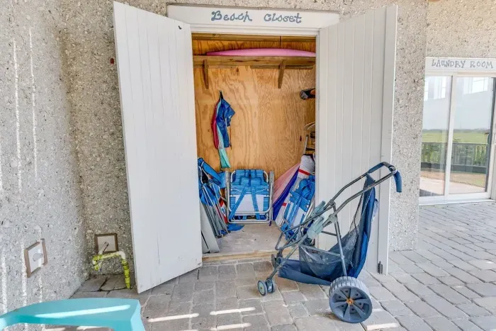 Beach cart /umbrella