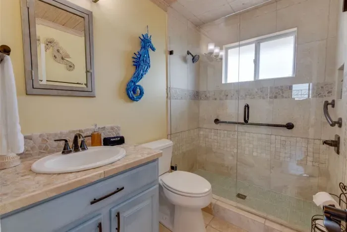 Bathroom - upstairs Queen