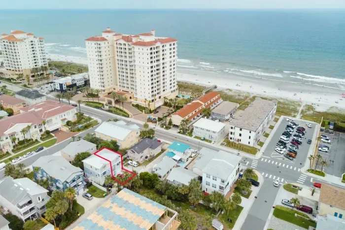 Steps to the beach, restaurants and shops.