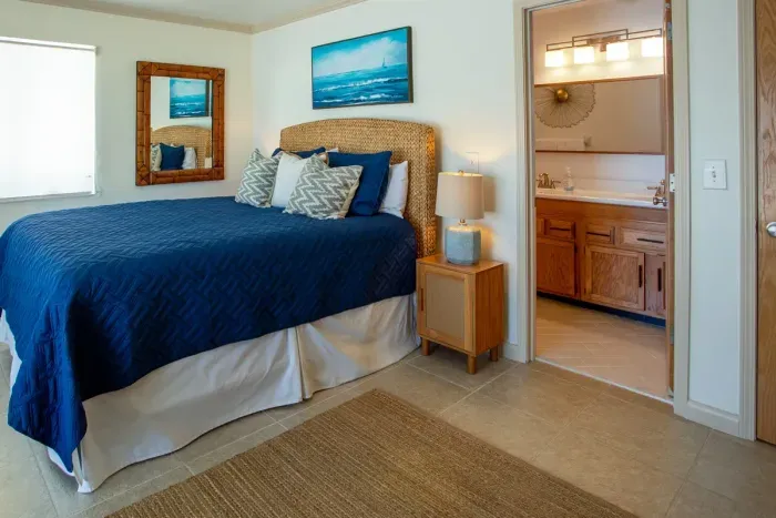 Master Bedroom -  Queen