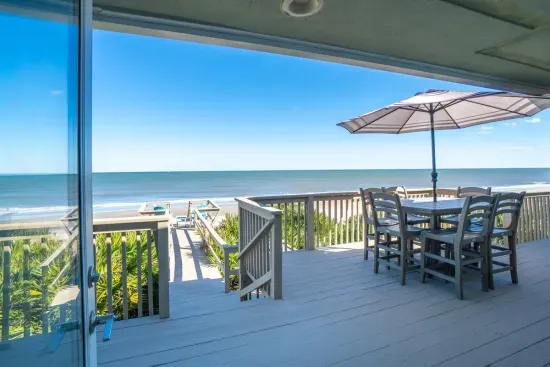 Top Deck with dining for six