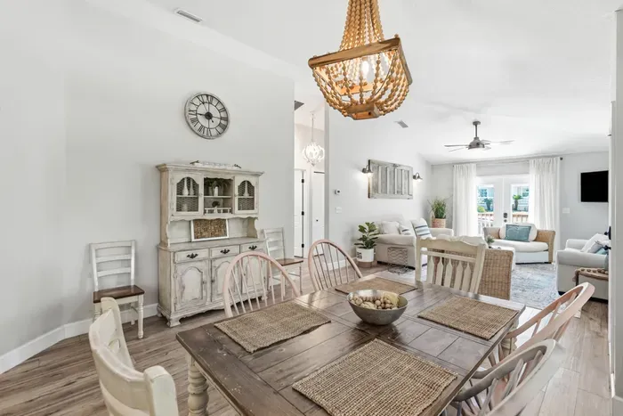Dining Room - Seats 8