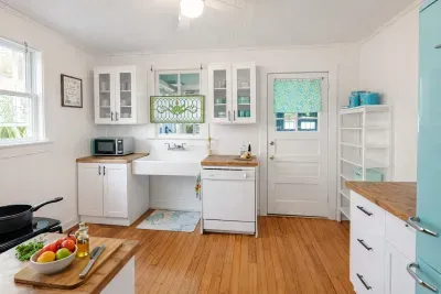Tybee Sunrise & Sunset – Whole House - image 12 of 38