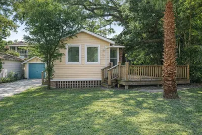 Tybee Sunrise & Sunset – Whole House - image 36 of 38