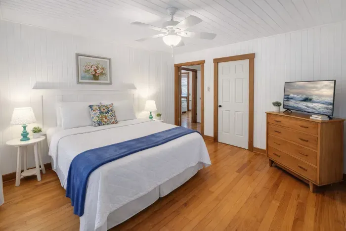 Tybee Sunrise & Sunset – Whole House - image 14 of 38