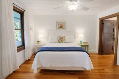 Tybee Sunrise & Sunset – Whole House - image 15 of 38