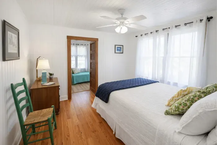 Tybee Sunrise & Sunset – Whole House - image 18 of 38