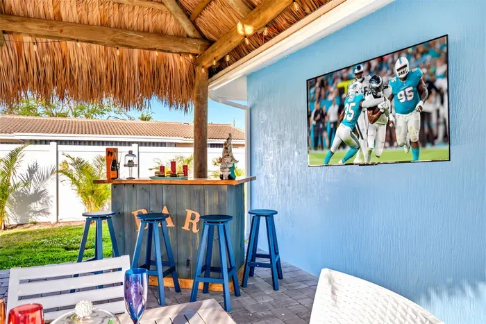 Luxe Heated Pool Home, Tiki Hut, Bar, Air Hockey! - image 30 of 41