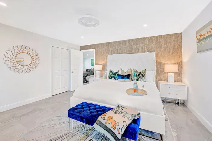 Put on the bedside lamps as the day comes to an end and get ready for a peaceful nights rest.