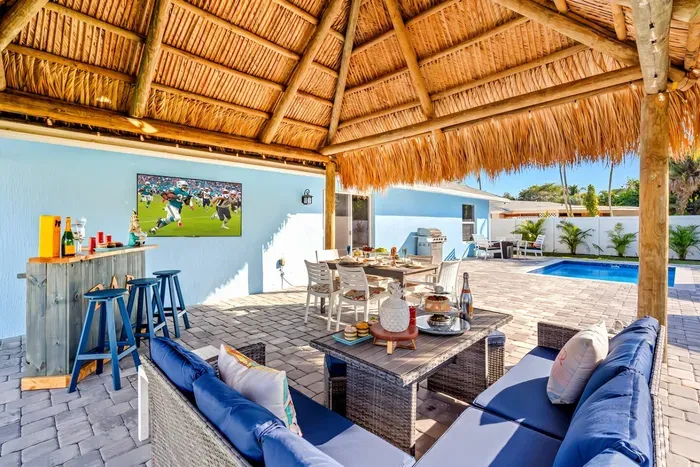 Luxe Heated Pool Home, Tiki Hut, Bar, Air Hockey! - image 2 of 41