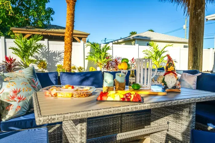 Snacking by the pool = vacation. It's as simple as that.
