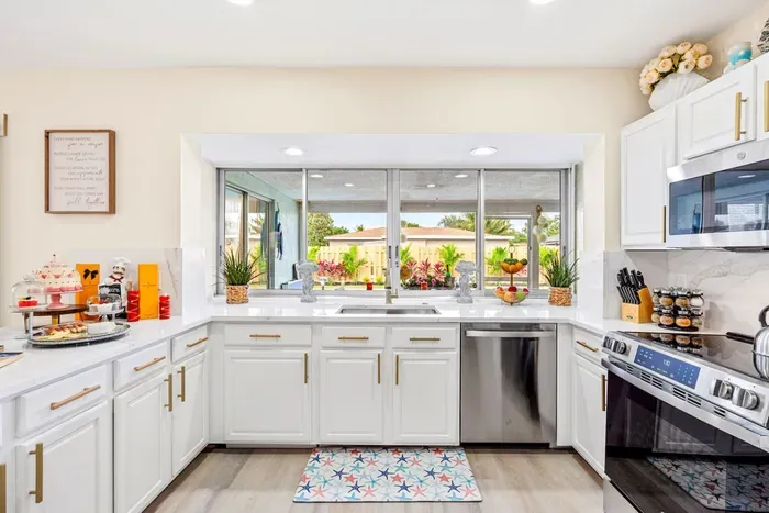 Tropic Htd Pool Home Lanai, Billiards, Ping Pong - image 13 of 48