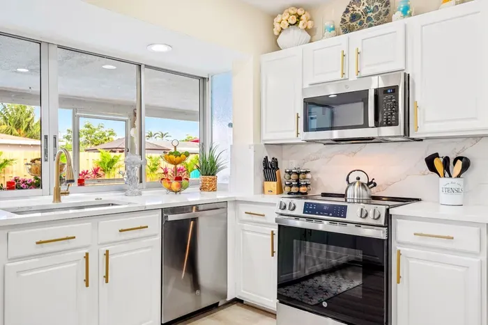 Tropic Htd Pool Home Lanai, Billiards, Ping Pong - image 14 of 48