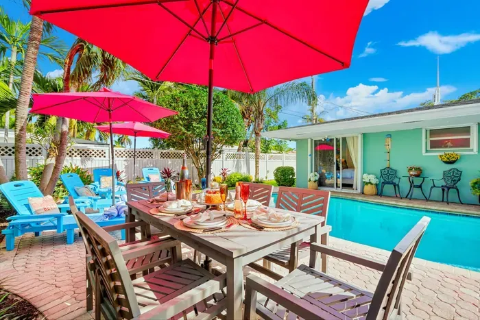 Sit down for a mouthwatering al fresco meal by the pool.