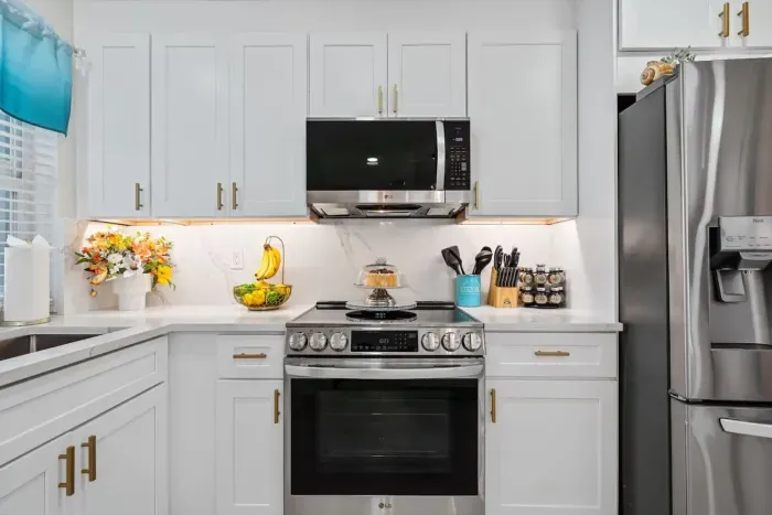 With plenty of counter space and all the necessary appliances and cookware, you have everything you need to create delicious meals during your stay.