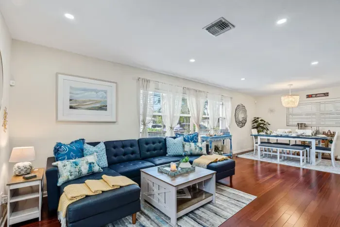 Let the sunshine fill out the space. Large windows allow for plenty of natural light.