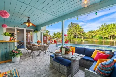 Entertain with ease at the outdoor bar area, ideal for cocktail hours, birthday toasts, and casual group gatherings in Fort Lauderdale.