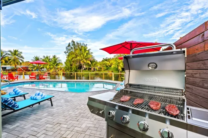 BBQ enthusiasts and foodies are going to love it by the pool!