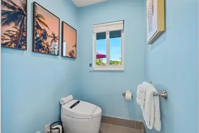 Fresh towels and a clean, bright setup make it easy to settle in and feel at home from the first day of your stay.