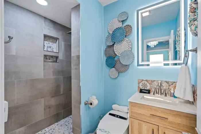 Multiple bathrooms make group travel easier, helping everyone get ready faster for dinners, tours, and nights out on Las Olas.