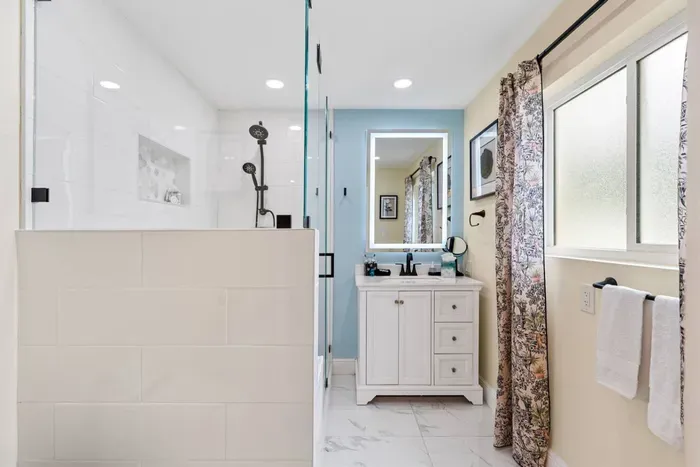 Two clean and comfortable bathrooms offer fresh towels, ensuring easy mornings for families and groups.