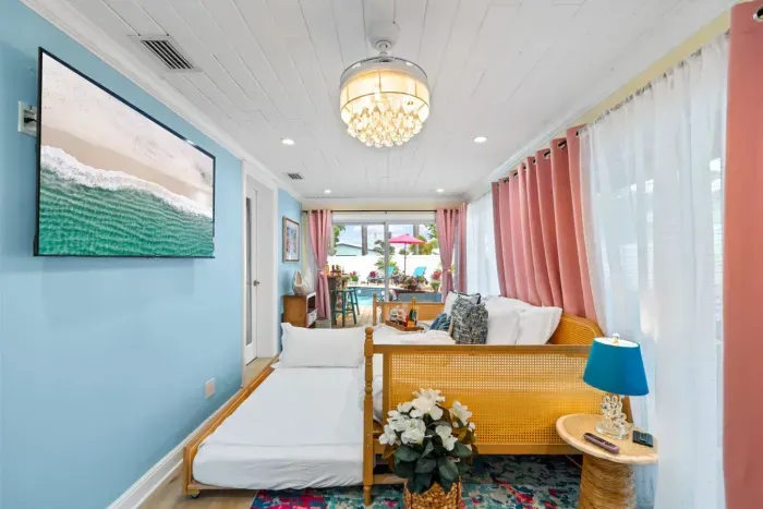 The sofa easily expands into an extra single bed.