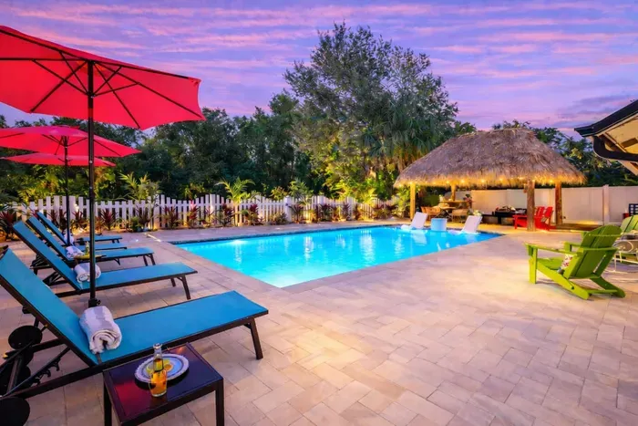 Tiki Hut, Htd Pool, Billiards, Putt-Putt, Canal - image 2 of 38