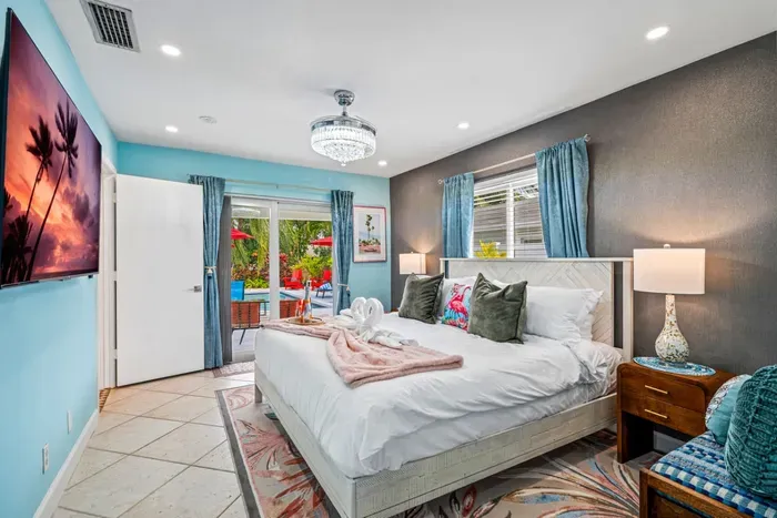 Straight from the bed and into the pool! Can't think of a better wake-up call.