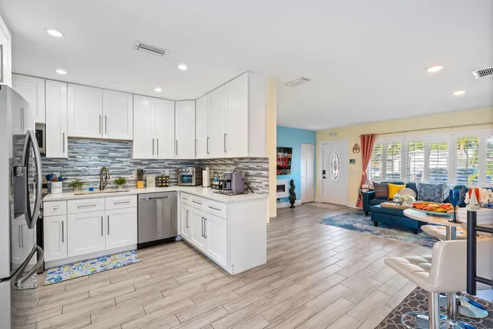 Canal, Htd Pool, Putt-Putt, Pergola, Air Hockey - image 30 of 50