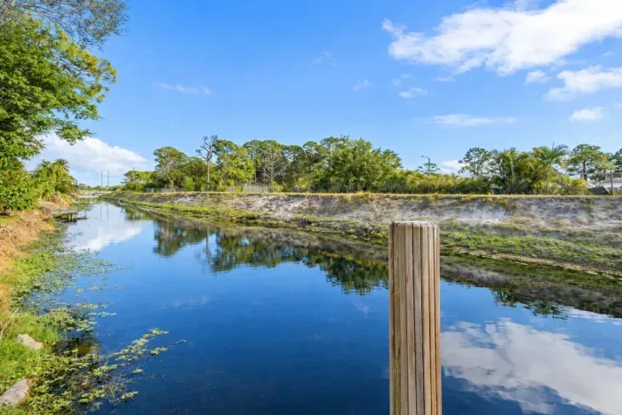 Canal, Htd Pool, Putt-Putt, Pergola, Air Hockey - image 20 of 50