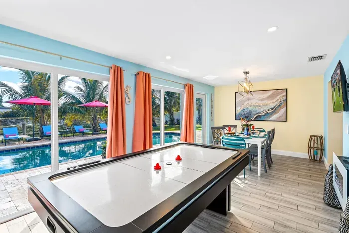 Canal, Htd Pool, Putt-Putt, Pergola, Air Hockey - image 25 of 50