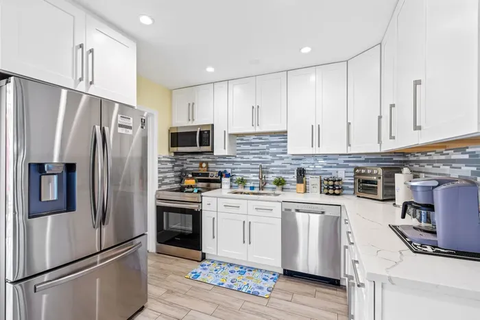 Canal, Htd Pool, Putt-Putt, Pergola, Air Hockey - image 31 of 50