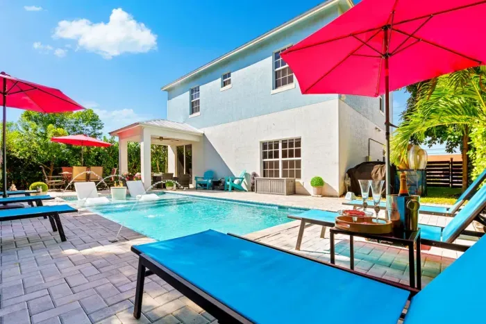 Spacious Designer Home Htd Pool Near Atlantic Ave - image 13 of 62