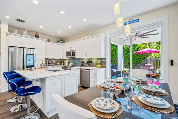 Step on into the dining area and kitchen, seamlessly flowing into the living area too with an open concept. Perfect for family and friends for those that want an entertaining time!