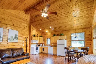 Talking Rain Cabin - image 23 of 24