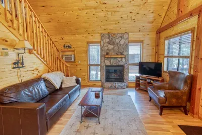 Cozy place to hang out. Propane fireplace, AC, TV w/ Roku streaming.