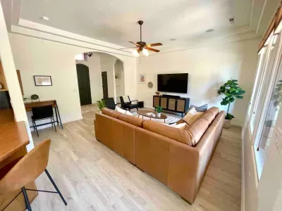 Workspace in the corner. Nice open area from kitchen.