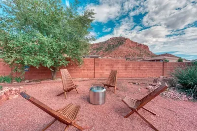 Firepit to enjoy the evenings and gaze at the stars. 