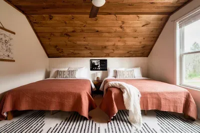 "If you are looking for a wonderful place to stay that's relaxing, away from town yet still close enough to town then look no further! This chalet has everything that you could possibly need or want plus some! Whether you are planning a trip for a few people or for a whole family it will suit all of your needs!" Heather (November 2022)