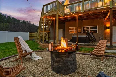 "WHAT A GREAT STAY! The fenced in back yard and front yard space was perfect for our dogs to go out at night without fear of them running off or meeting unintended guests (Bears)." Zack (November 2022)