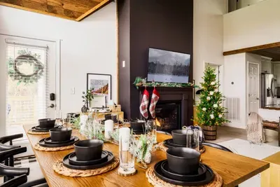Enjoy Christmas dinner with your loved ones and make memories!