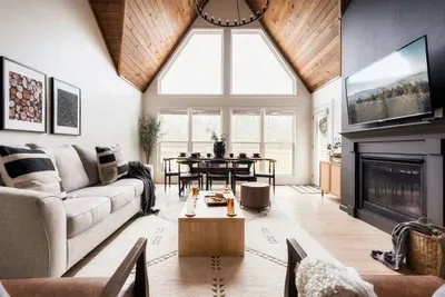 Dramatic angles, floor-to-ceiling windows & an abundance of natural light - perfect for snapping your next insta worthy photos!