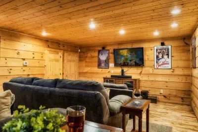 Alpine Chalet - image 31 of 65