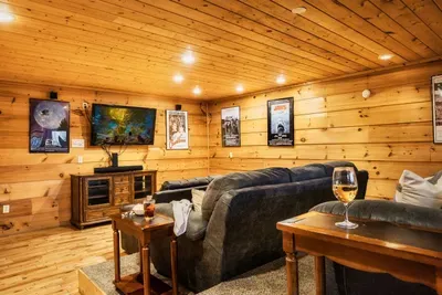Alpine Chalet - image 30 of 65