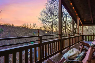 "My family and I enjoyed our stay. The cabin is beautiful and very spacious. Really enjoyed the theater area, pool table and the balcony views. " Odalys (November 2022)