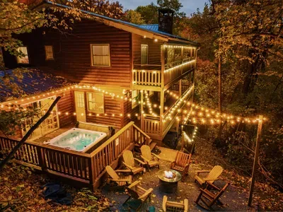 "The jacuzzi was also a 10/10. The bonfire with the string lights made the ambience 10 times better . You wouldn’t want to miss staying here ! " Stephanie - (Oct 2022)