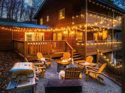 "The hot tub was grand and the fire pit was beautiful l- the lights around really finish off the magical feel! " Esther (September 2022)