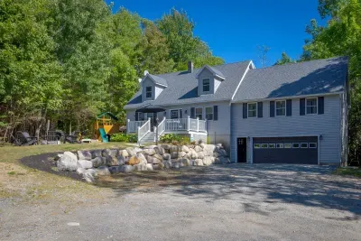 Lux 4BR Retreat, 16mi to Acadia w/ Game Room - image 54 of 58